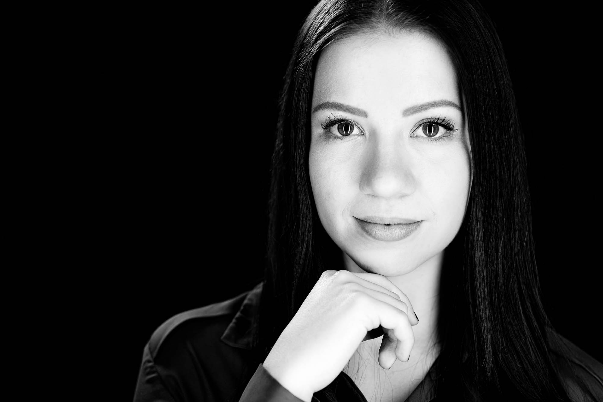 Export x3 Headshot  06602 Dez 01 2019 Bearbeitet Headshots 2019  Miro Nicole Nadine